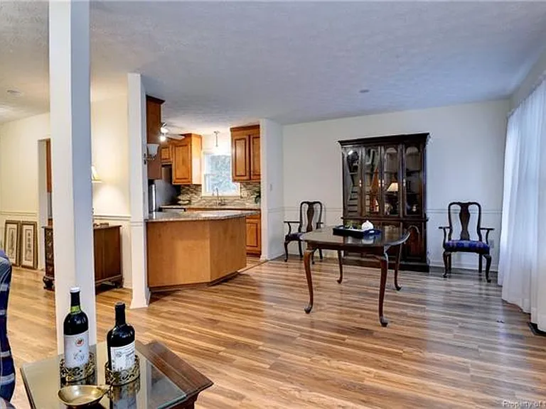 5101 Salisbury Mews — Photo 7