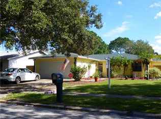 6250 Cedarbrook Dr N, Pinellas Park, FL 33782