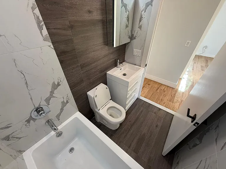 494 Jackson Ave #3B — Photo 20