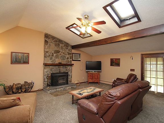 2nd image of 26 Queen St