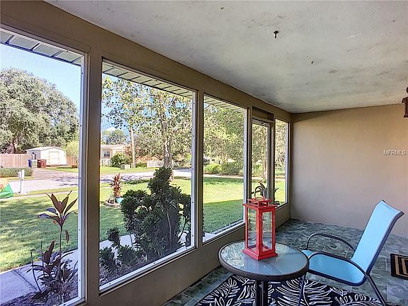 5th image of 510 Jacaranda Ln