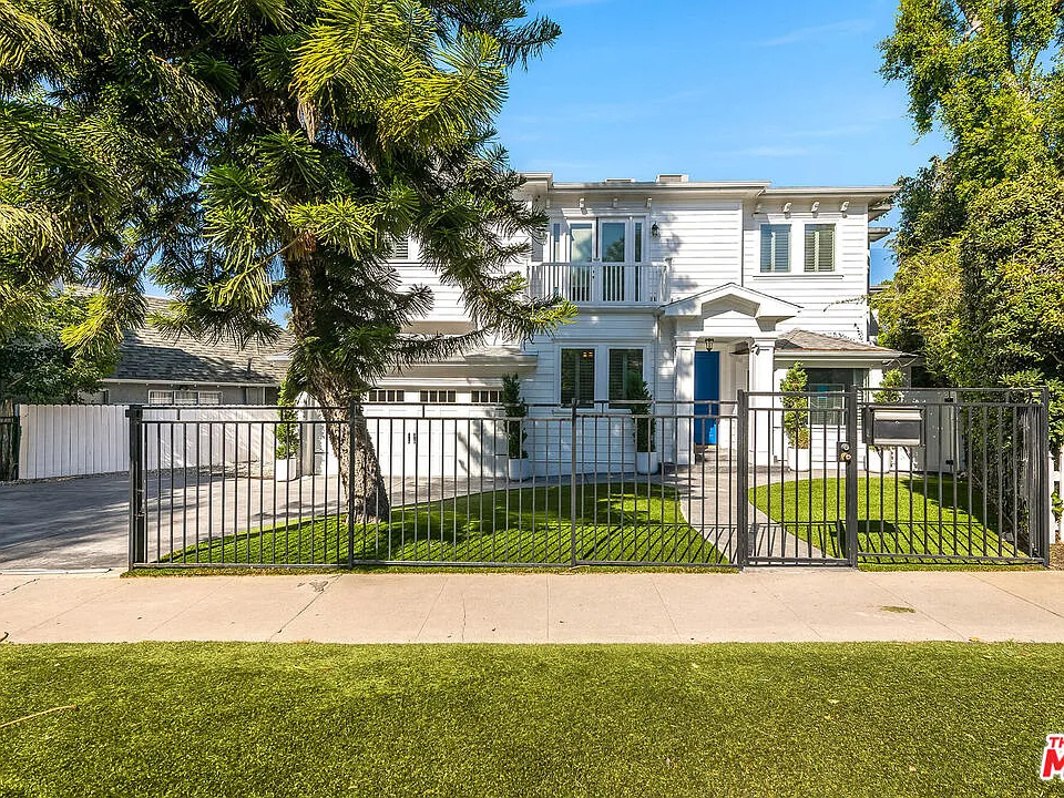 4222 Woodman Ave