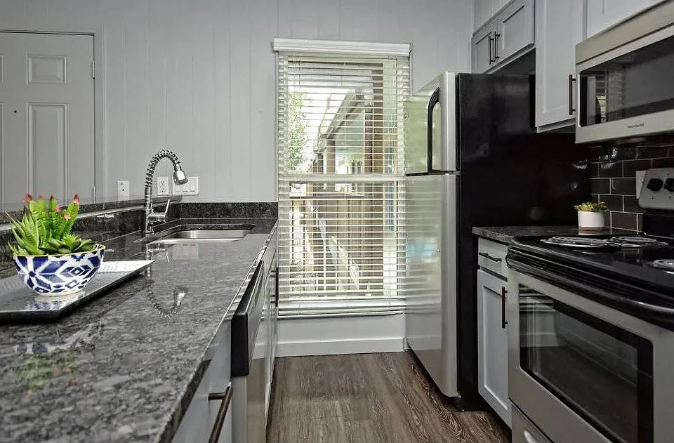 Fashionaire Kitchen area