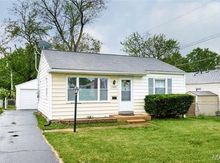 11042 Saint Pius Ln, Saint Ann, MO 63074