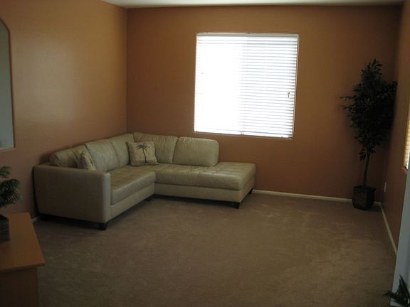 5th image of 17858 W Larkspur Dr
