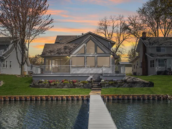 8400 N Shore Dr, Clarklake, MI 49234