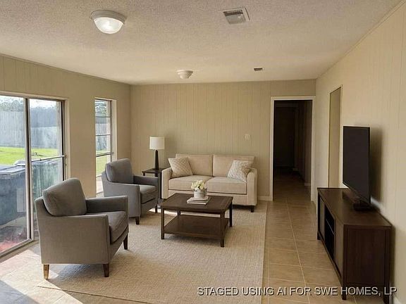 4th image of 1501 Azalea St