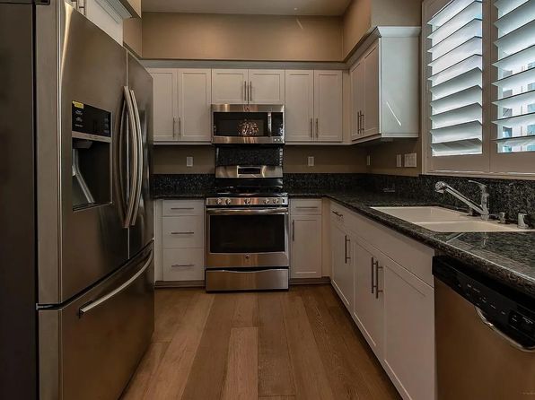 225 Royal Gln UNIT 414