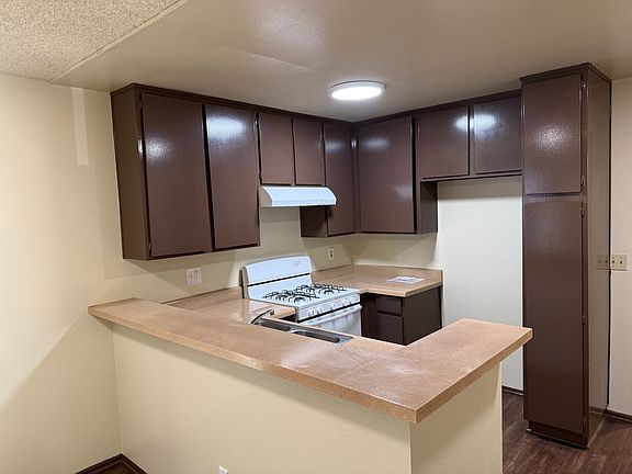 4th image of 1930 Vassar St #101