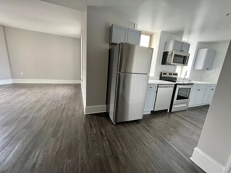 306 W Franklin — Photo 31