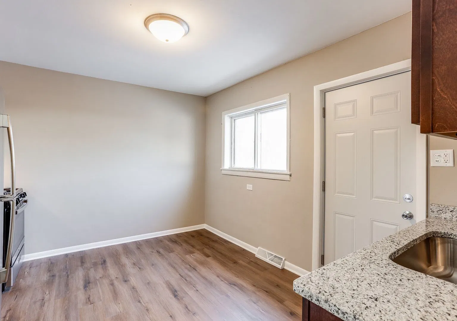 Parkview Apartments (HC3) — Photo 3