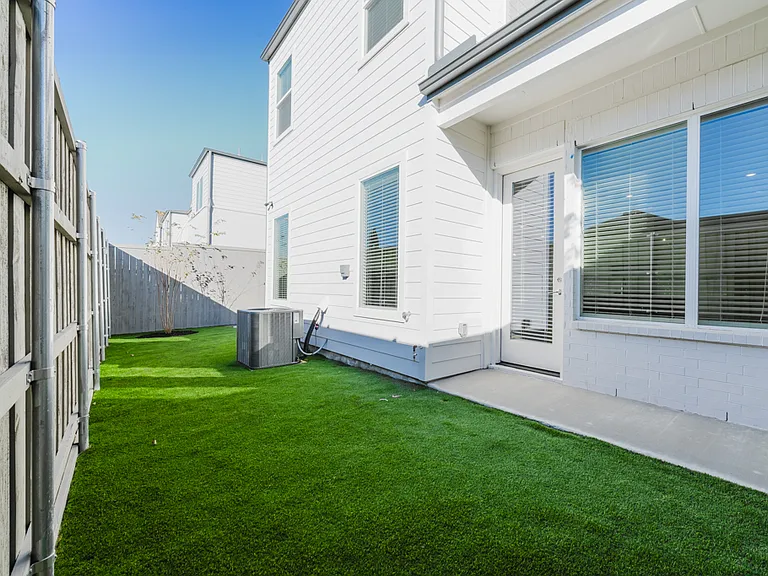11661 Liberty Commons Ct — Photo 31