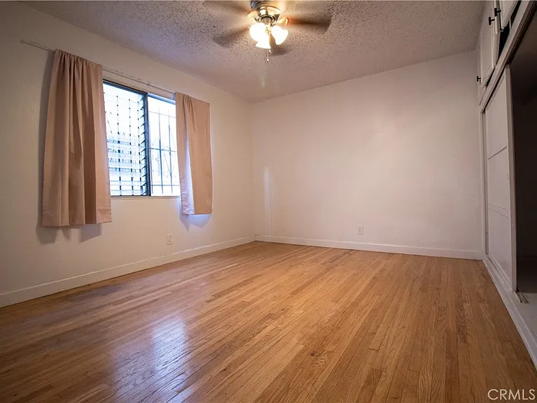 1224 N Mansfield Ave — Photo 6