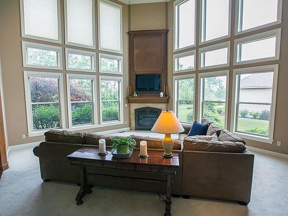3rd image of 4325 Deer Run Dr