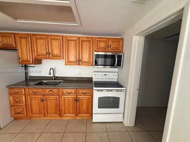 Southgate Villas Condo — Photo 3