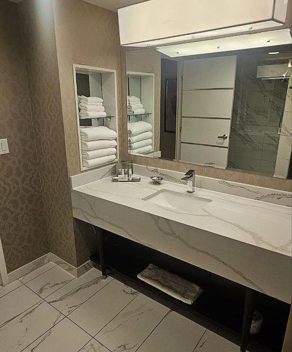 2nd image of 416 Summit Ave E #416