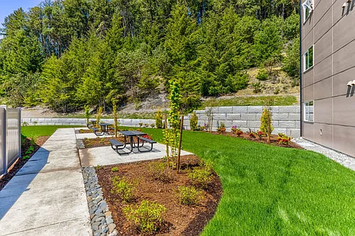 Grand Ridge Photo 1