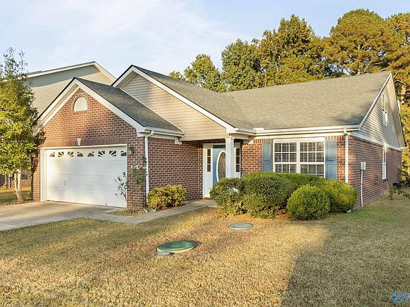 2nd image of 423 Jasmine Dr