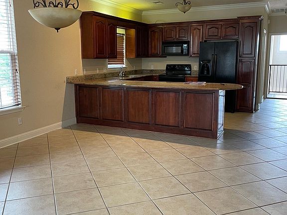 5th image of 451 Lakeland Dr APT B4