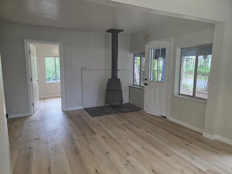 417 French Ave — Photo 5