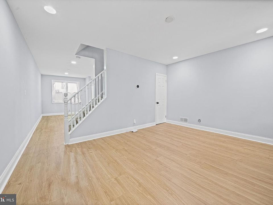 1st image of 1150 Monroe Cir