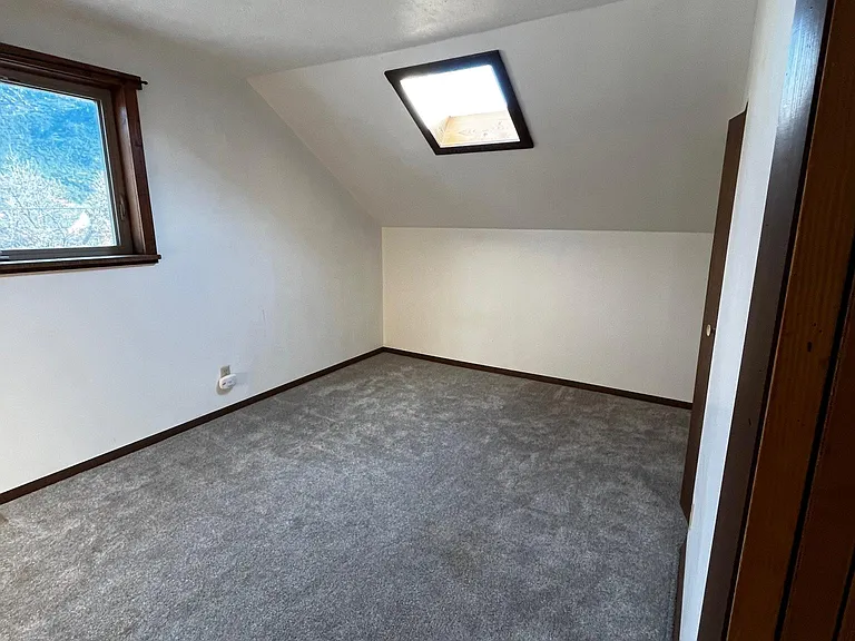 Upstairs bedroom 1