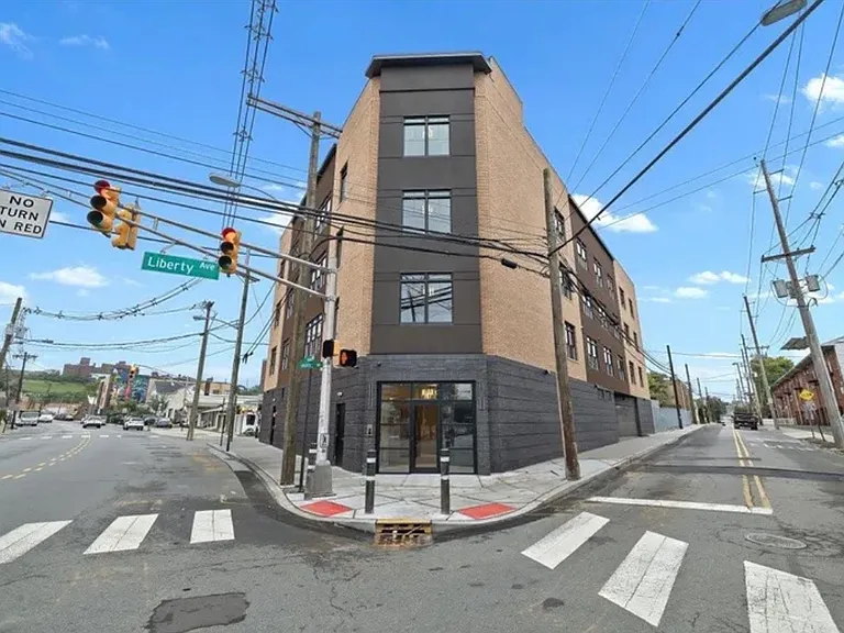 4237 Bergen Tpke #2C — Photo 1