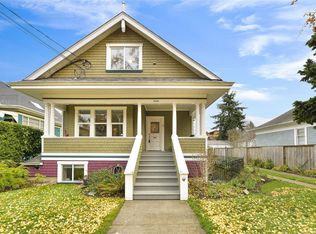 1515 Camosun St #1, Victoria, BC V8T 3E3