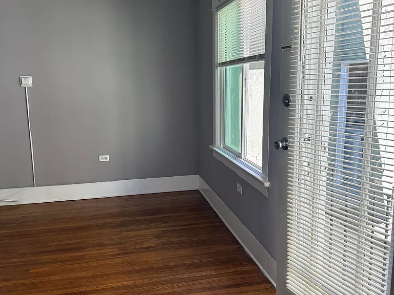 849-851 N Newport Ave #851-1/2 — Photo 4