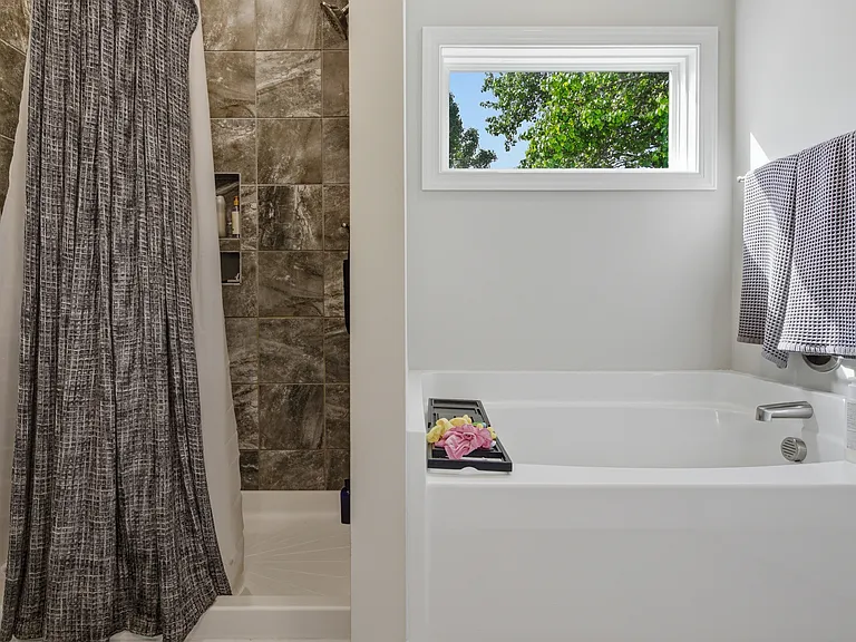 21 Vail Ct — Photo 33