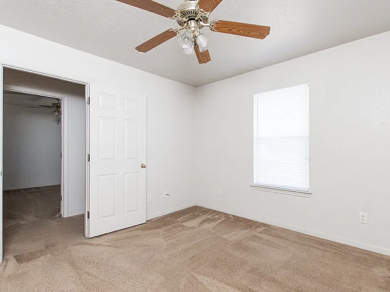5009 John David Dr #A — Photo 7