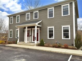 204F Mountain Rd #F, Suffield, CT 06078