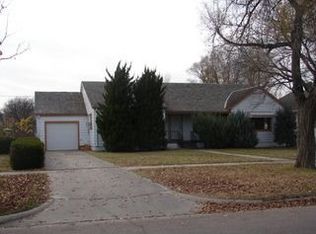 913 S Van Buren St, Hugoton, KS 67951