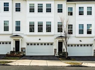 226 Red Leaf Ln, Exton, PA 19341