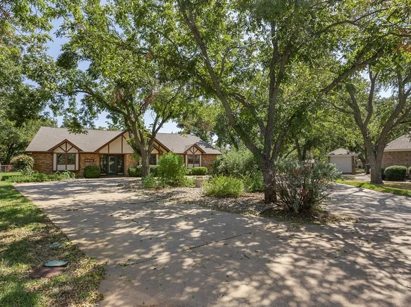 8805 Rosedown Ct, Granbury, TX 76049