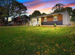 109 Vineyard Rd, Warwick, RI 02889