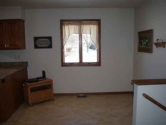 5th image of 623 Southview Dr