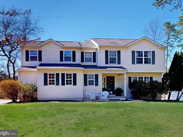 6 Sunset Ct, Medford, NJ 08055