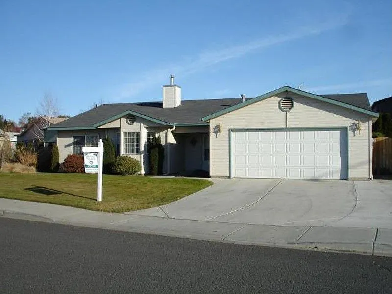 227 S 82nd Ave photo 1