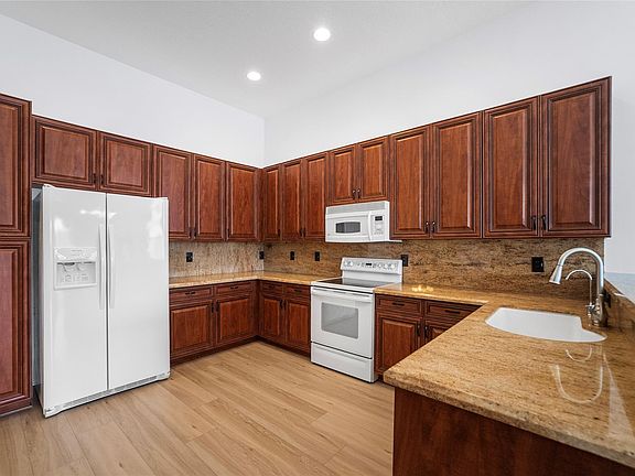 4th image of 9865 Agnello Street