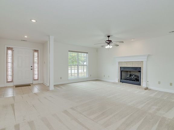 5th image of 631 Ventana Dr