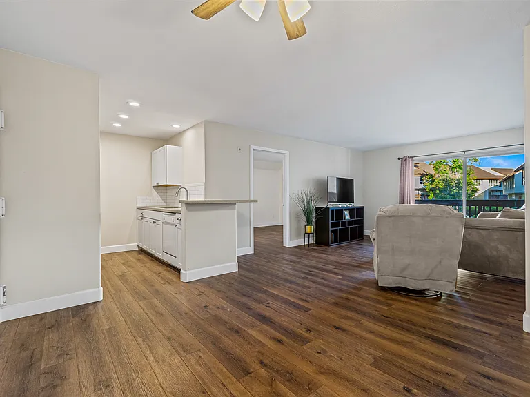 6111 Rancho Mission Rd — Photo 18
