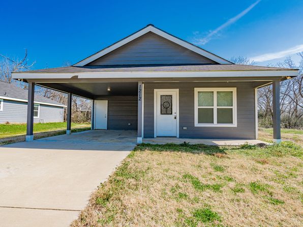 1212 Booker St, Commerce, TX 75428