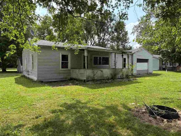 1207 Rice Rd, Centerville, IN 47330