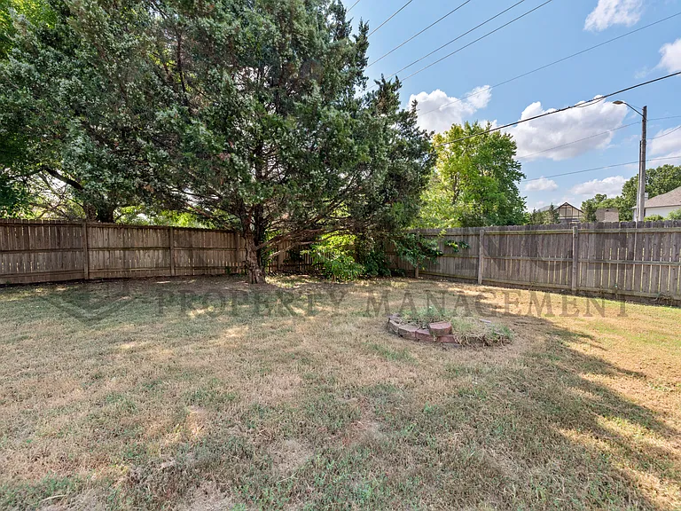 10919 W Nantucket St — Photo 25