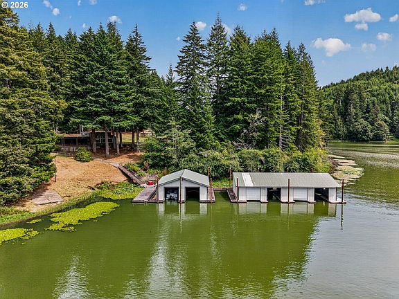4th image of 1190 N Tenmile Lake