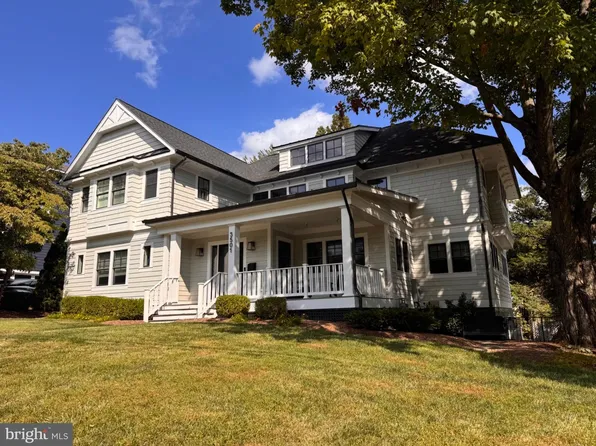 3501 N Dinwiddie St, Arlington, VA 22207