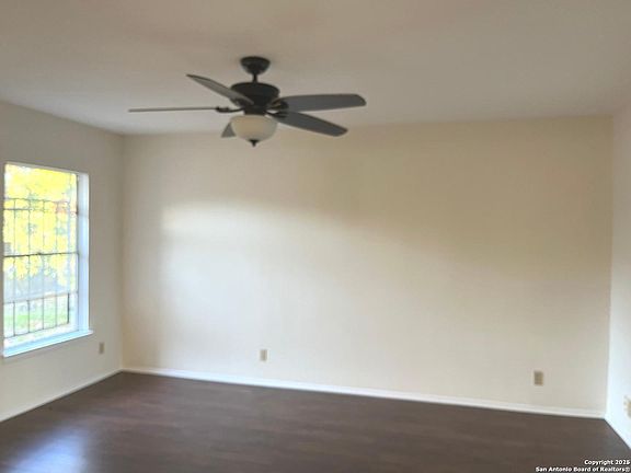 4th image of 7214 CASTLE COURT DR