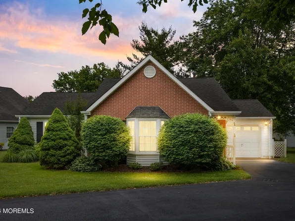 16 Gatley Close #1000, Freehold, NJ 07728