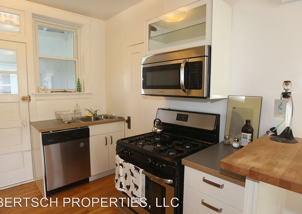 1st image of 2612 W Montrose Ave APT 2S